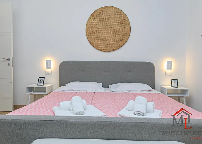 Parrot House Airport By Ml White House شقة